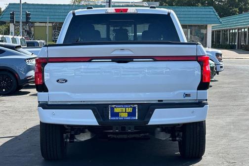 2025 Ford F-150 Lightning LARIAT