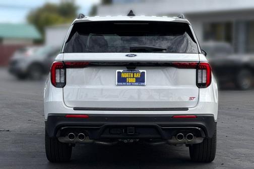 Star White Metallic Tri-Coat 2026 Ford Explorer ST
