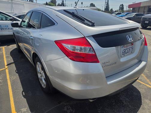 Alabaster Silver Metallic 2010 Honda Accord Crosstour EX-L