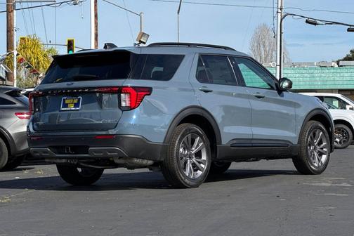 Vapor Blue Metallic 2026 Ford Explorer Active