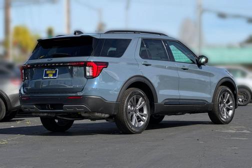 Vapor Blue Metallic 2026 Ford Explorer Active