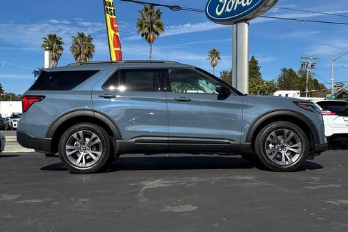 Vapor Blue Metallic 2026 Ford Explorer Active