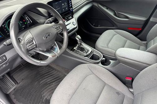 2020 Hyundai IONIQ Hybrid SE
