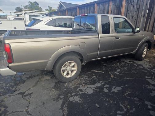 2004 Nissan Frontier XE King Cab