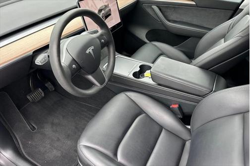 2023 Tesla Model Y RWD