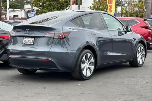 2023 Tesla Model Y RWD