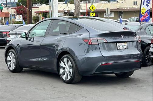 2023 Tesla Model Y RWD