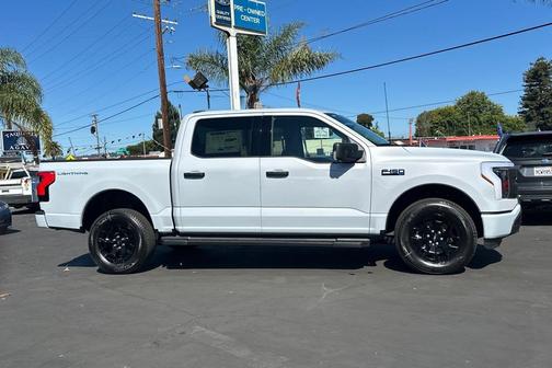 2025 Ford F-150 Lightning XLT