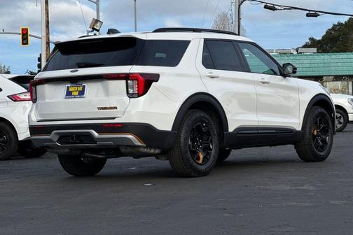 Star White Metallic Tri-Coat 2026 Ford Explorer Tremor
