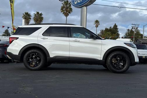 Star White Metallic Tri-Coat 2026 Ford Explorer Tremor