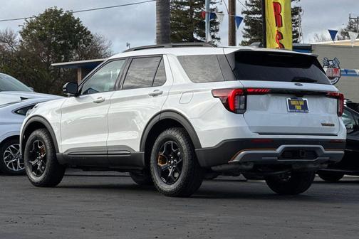 Star White Metallic Tri-Coat 2026 Ford Explorer Tremor