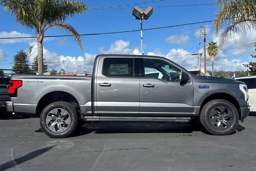 2025 Ford F-150 Lightning Flash