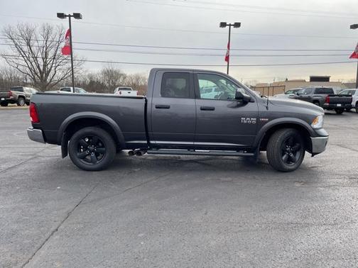 2016 RAM 1500 SLT