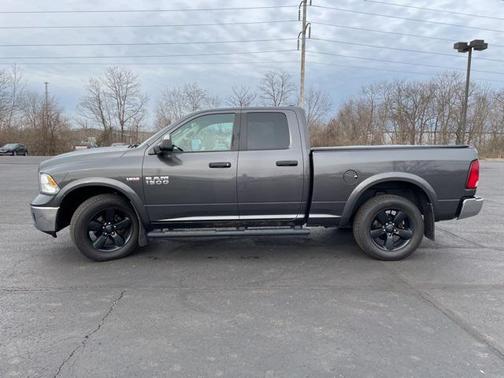 2016 RAM 1500 SLT