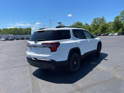 Summit White 2022 GMC Acadia AWD AT4