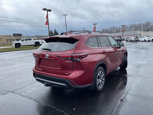 2024 Toyota Highlander Hybrid XLE