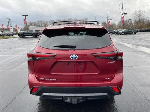 2024 Toyota Highlander Hybrid XLE