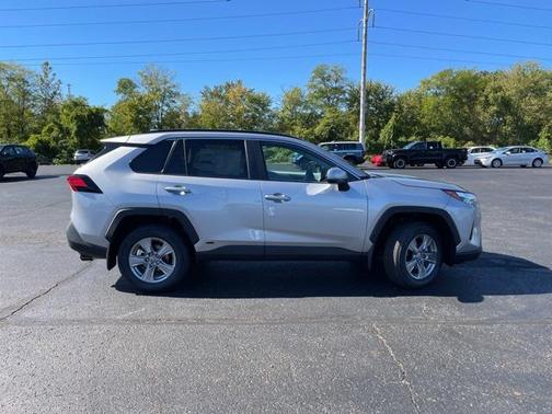 2025 Toyota RAV4 Hybrid XLE