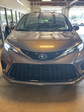 2021 Toyota Sienna XSE 7 Passenger