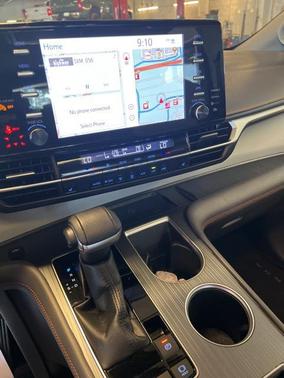 2021 Toyota Sienna XSE 7 Passenger