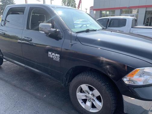 2019 RAM 1500 SLT