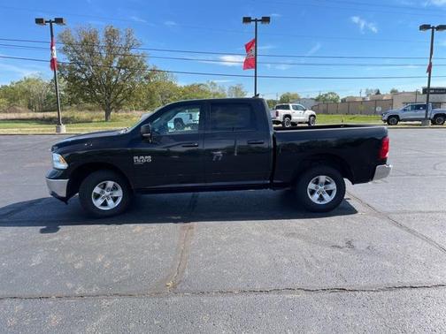 2019 RAM 1500 SLT