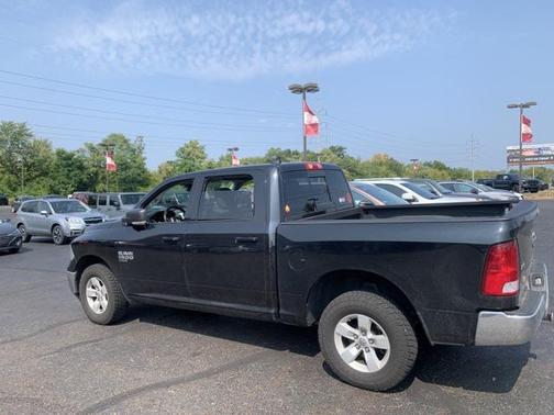 2019 RAM 1500 SLT