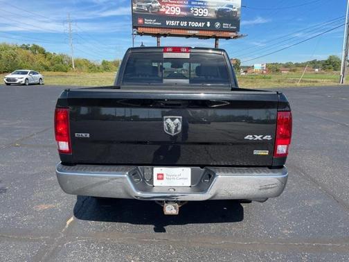 2019 RAM 1500 SLT