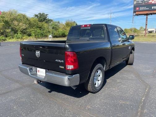 2019 RAM 1500 SLT