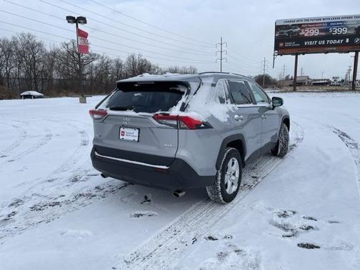 2021 Toyota RAV4 XLE