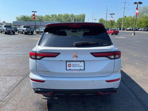 Alloy Silver Metallic 2024 Mitsubishi Outlander SE S-AWC