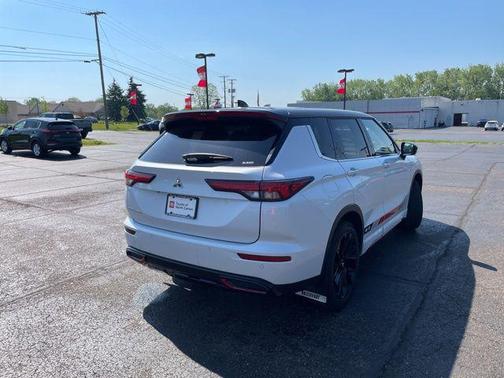 Alloy Silver Metallic 2024 Mitsubishi Outlander SE S-AWC