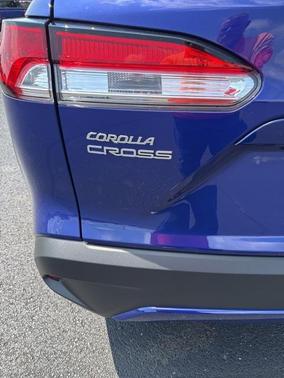 2025 Toyota Corolla Cross LE