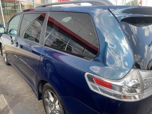 2011 Toyota Sienna SE
