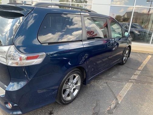 2011 Toyota Sienna SE