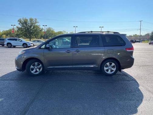 2012 Toyota Sienna LE