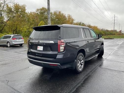 2023 Chevrolet Suburban LS