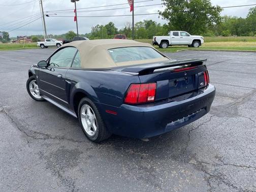 2003 Ford Mustang Deluxe