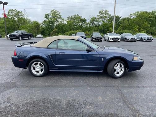 2003 Ford Mustang Deluxe