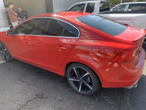 2016 Volvo S60 T6 Drive-E R-Design Platinum