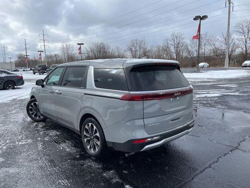 2024 Kia Carnival EX