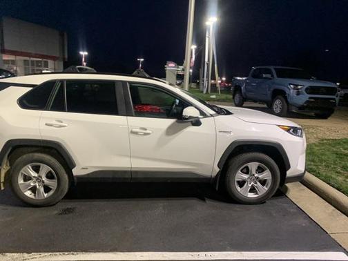 2020 Toyota RAV4 Hybrid XLE