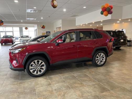 2025 Toyota RAV4 XLE Premium