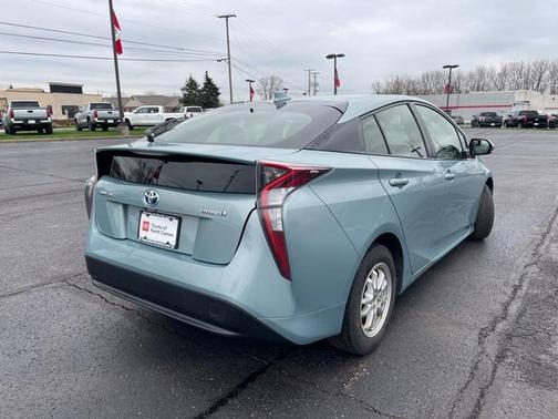 2016 Toyota Prius Three