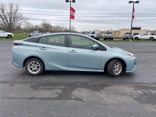 2016 Toyota Prius Three