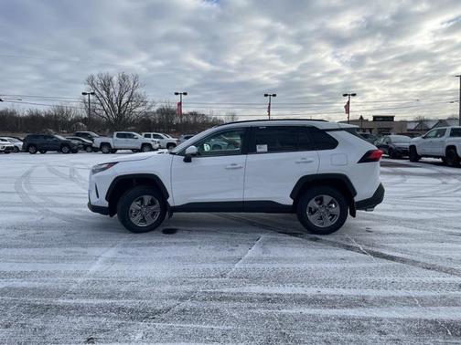 2025 Toyota RAV4 XLE