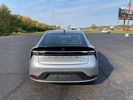 2026 Toyota Prius Plug-In Hybrid SE