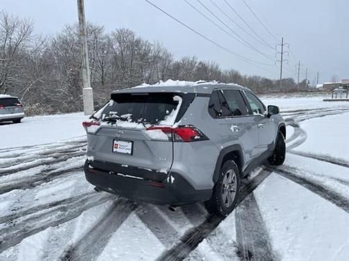 2025 Toyota RAV4 XLE