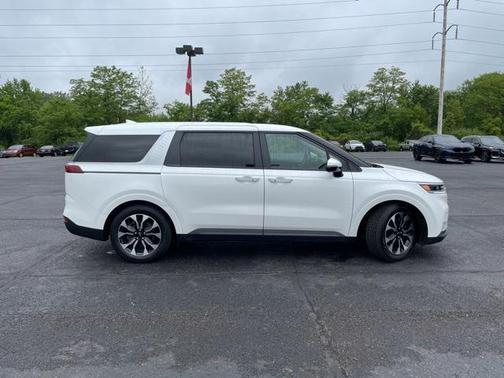 2022 Kia Carnival EX