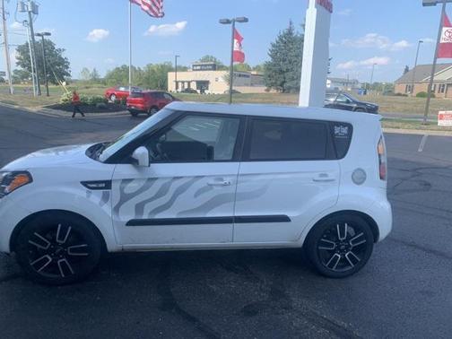 2011 Kia Soul +